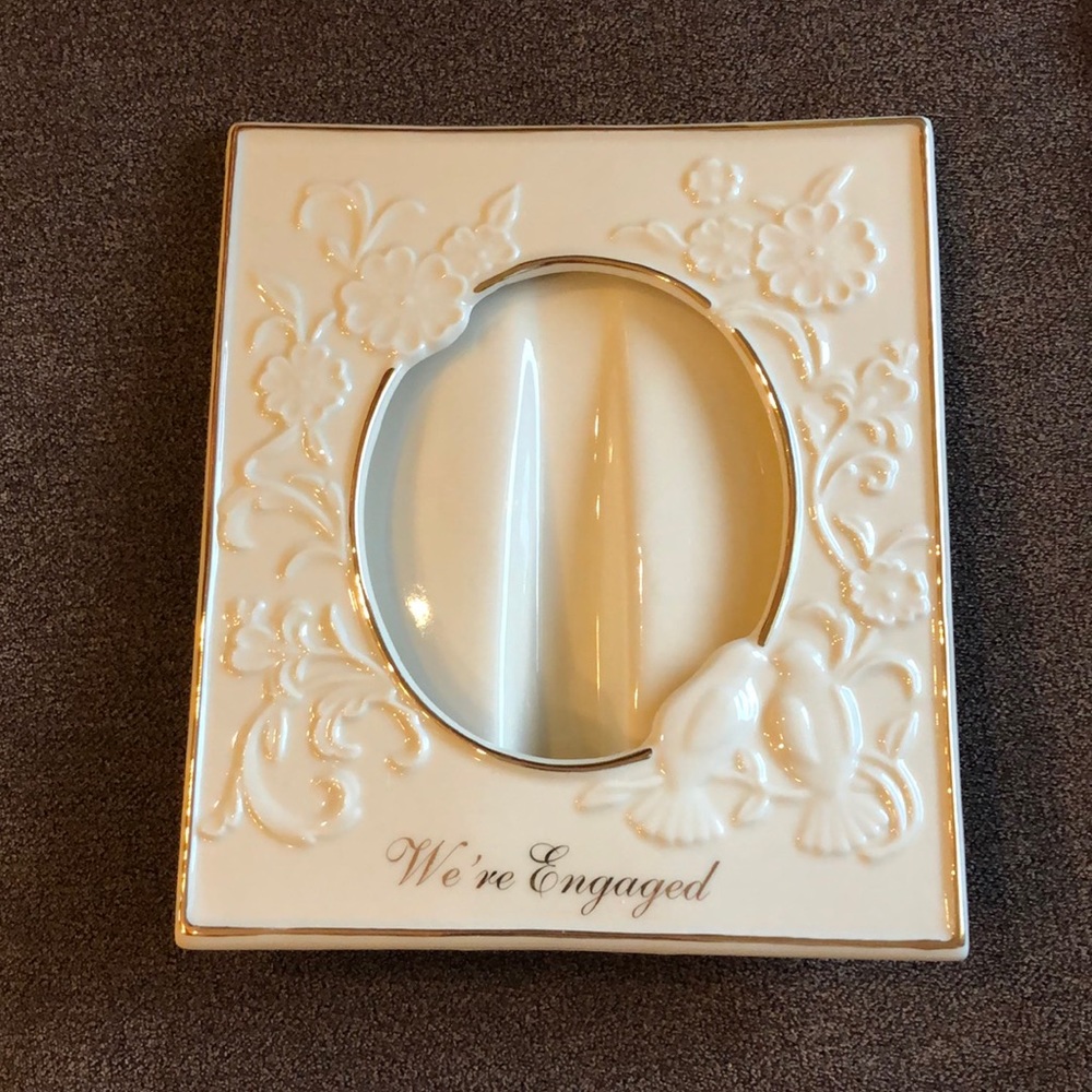 LENOX “We’re engaged” ceramic picture frame